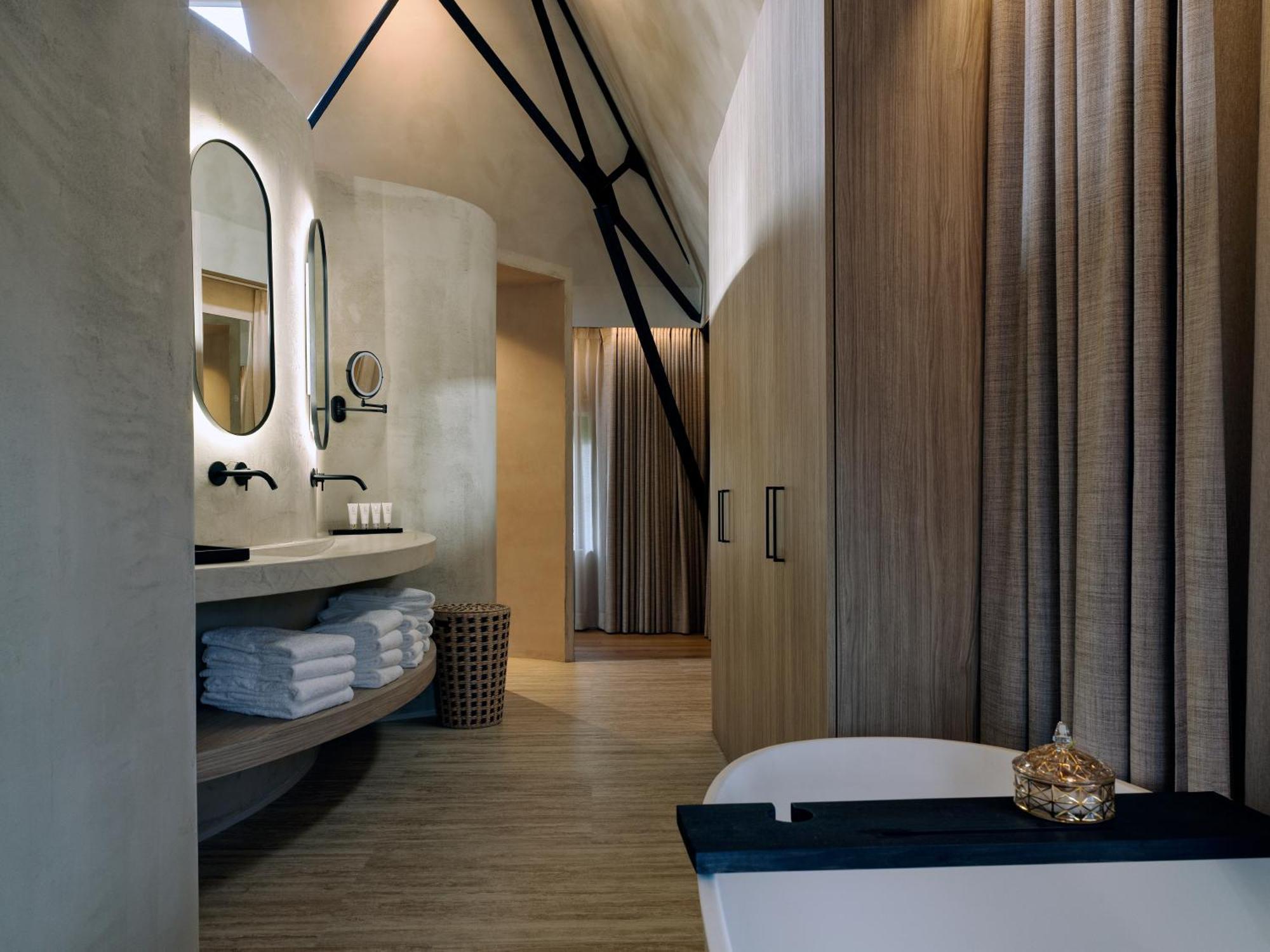 La Butte Aux Bois A Small Luxury Hotel Of The World Lanaken Bagian luar foto