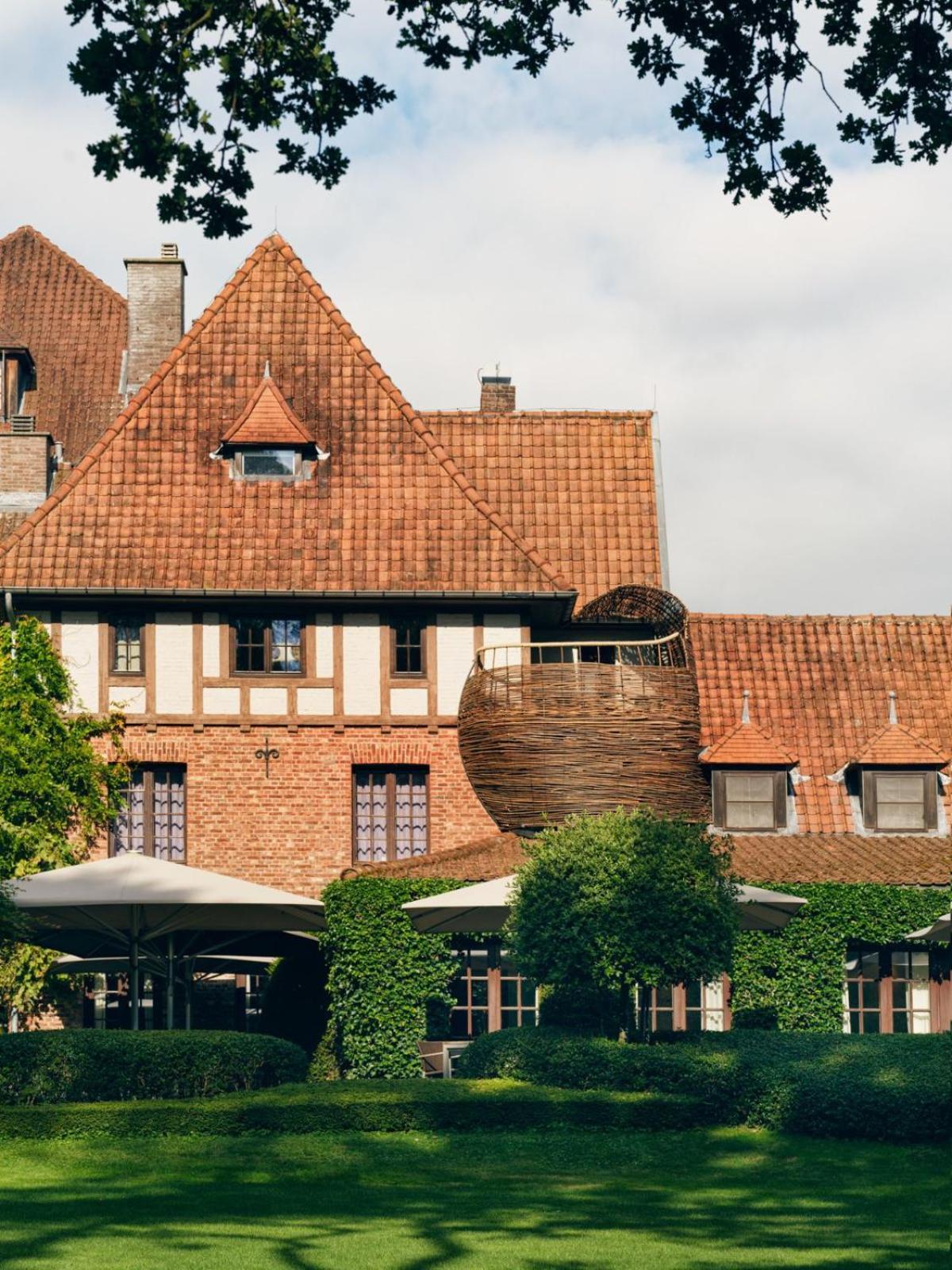 La Butte Aux Bois A Small Luxury Hotel Of The World Lanaken Bagian luar foto